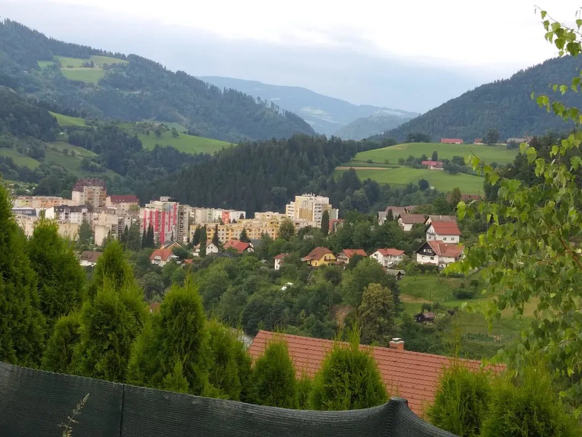 Včeraj nove okužbe v petih koroških občinah. V slovenjgraški bolnici se zdravi več covidnih bolnikov kot dan pred tem