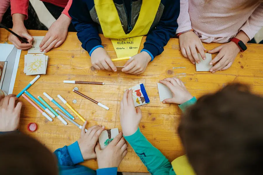 Bernekerjeve poletne ustvarjalnice za otroke v KGLU in Galeriji Ravne