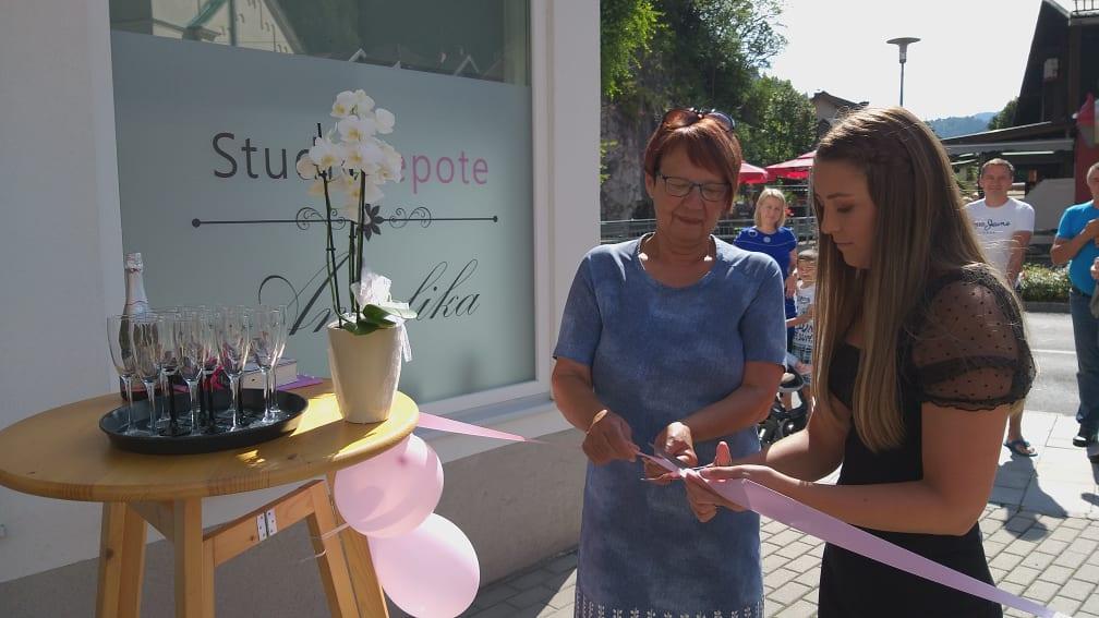 Mali sejemski dan, otvoritev kozmetičnega salona ter nastop harmonikarjev in Milana Kamnika