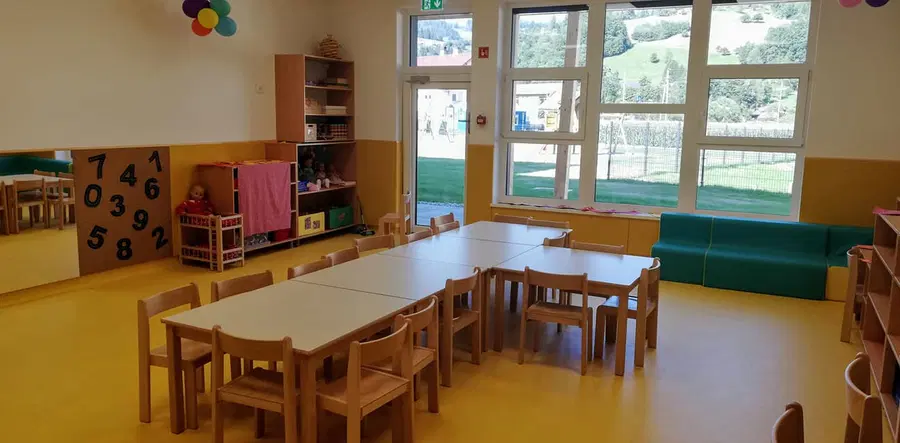 Po oceni vlade paket ukrepov za pomoč občinam in vrtcem zaradi višjih stroškov dela ni potreben