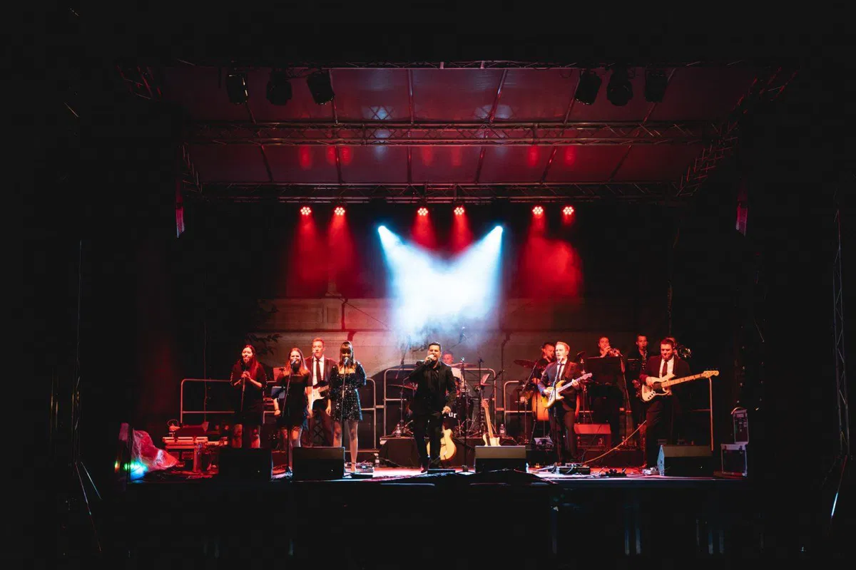 FaušDur Band v čudovitem ambientu ravenskega gradu očaral obiskovalce