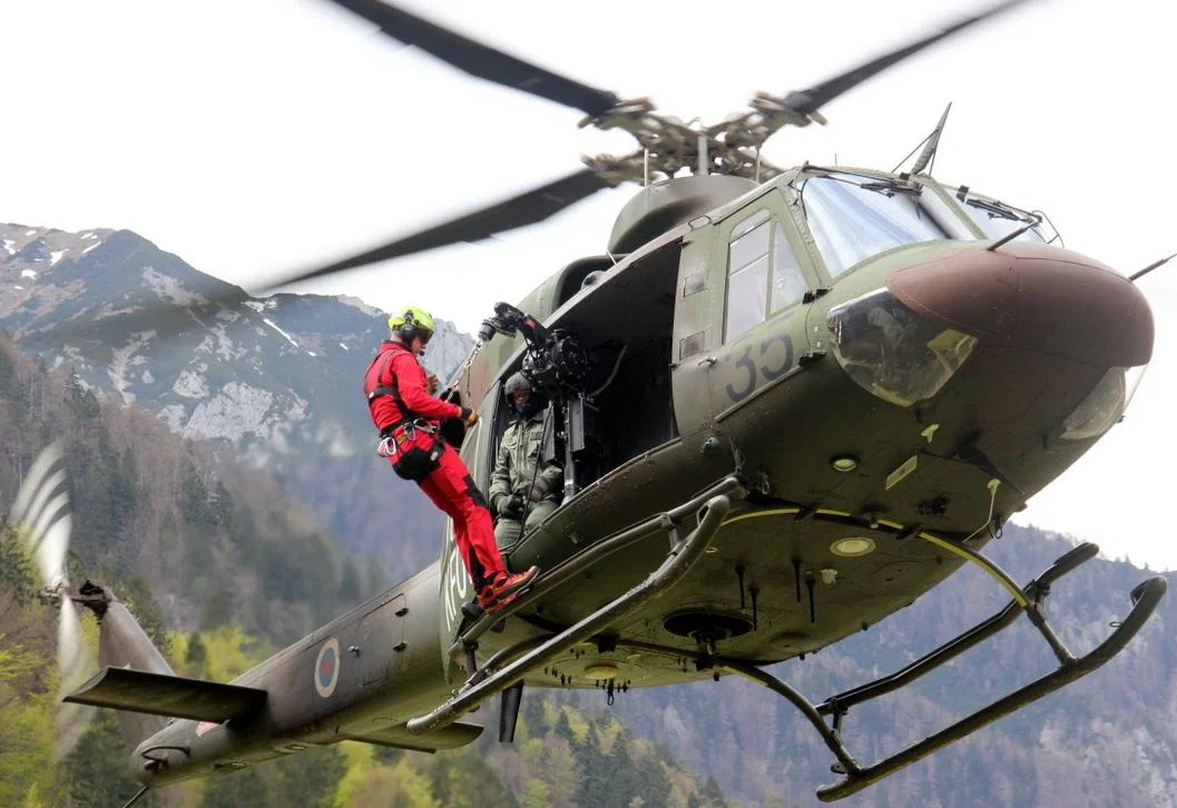 Helikopterji Slovenske vojske julija prepeljali 85 poškodovanih ali obolelih oseb