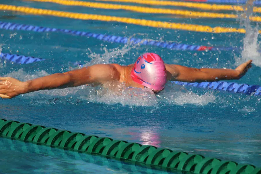 Na Ravnah še dve zmagi Fainovi, uspešne tudi domače plavalke