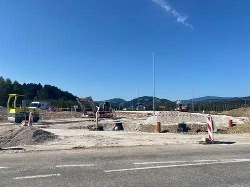 Klugler s predstavniki Direkcije RS za infrastrukturo o aktualnih investicijah
