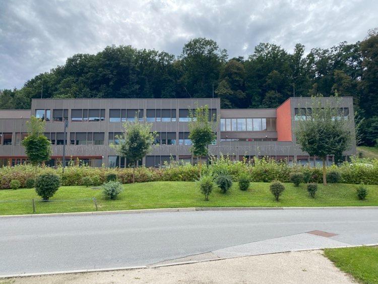 Okužba z novim koronavirusom tudi v Šolskem centru Ravne