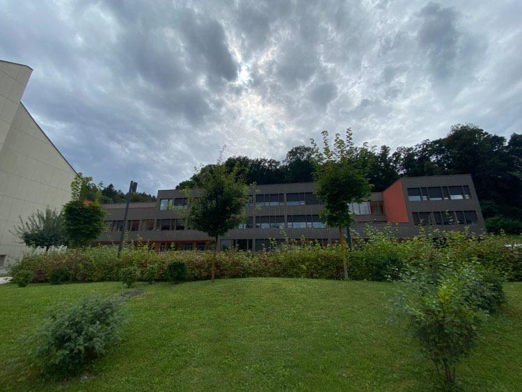 Ob povečanem obsegu vpisa na srednje šole zvišali število vpisnih mest