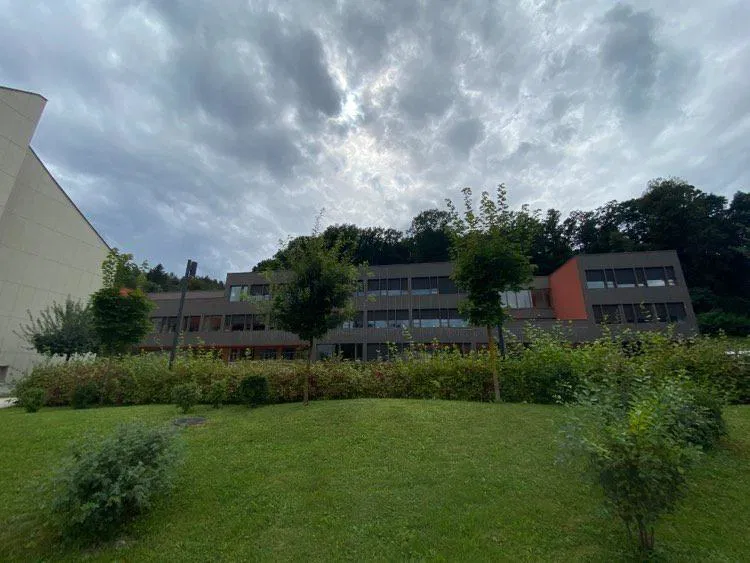 Ob povečanem obsegu vpisa na srednje šole zvišali število vpisnih mest