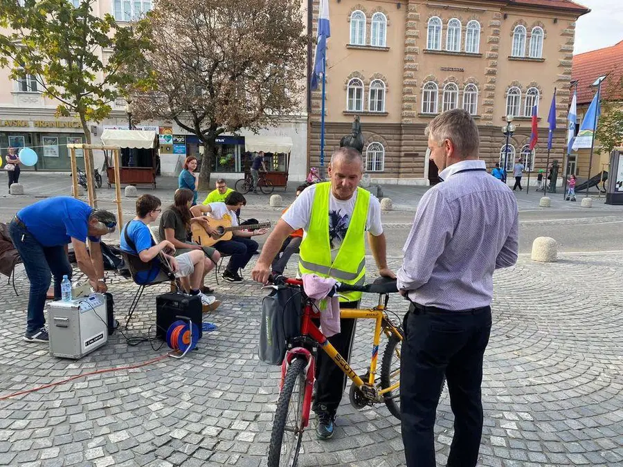 "S kolesom v mesto" že preko 1000 posameznikov