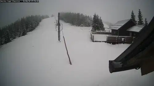 Nekatere kraje na Koroškem je pobelil sneg. Kakšno vreme nas čaka v naslednjih dneh?