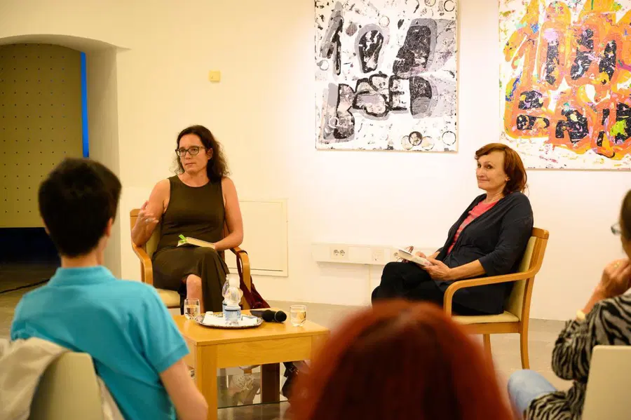 V ravenski knjižnici O besedi, ki ni hotela iz slike