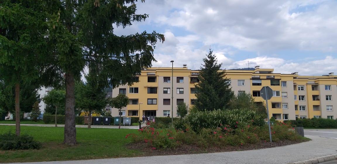 Vlada bo odločala o obveznih razpršilnikih za razkuževanje rok v večstanovanjskih stavbah