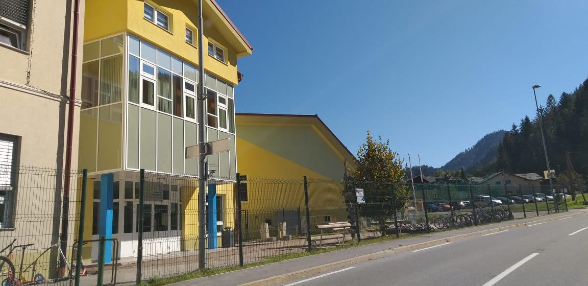 Na šoli v Črni je zaradi plina prišlo do požara. Učence so evakuirali