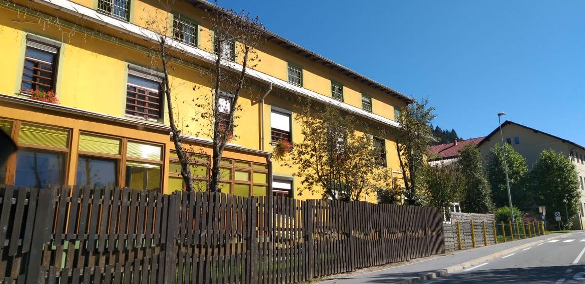 V sredo potrdili 745 novih okužb, v CUDV Črna brez novih okužb