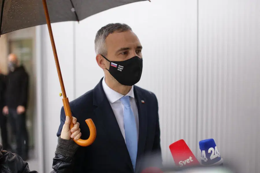 Cigler Kralj pri razpravi o minimalni plači poudarja nujnost socialnega dialoga