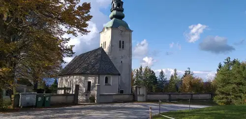 Vse svete maše se do nadaljnjega obhajajo v skladu z navodili slovenskih škofov