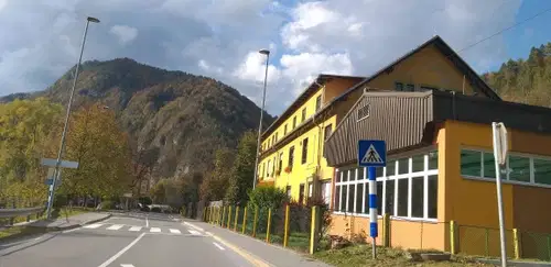 V slovenjgraški bolnišnici potrdili sedem novih okužb, v CUDV Črna ponovno okužbe med zaposlenimi