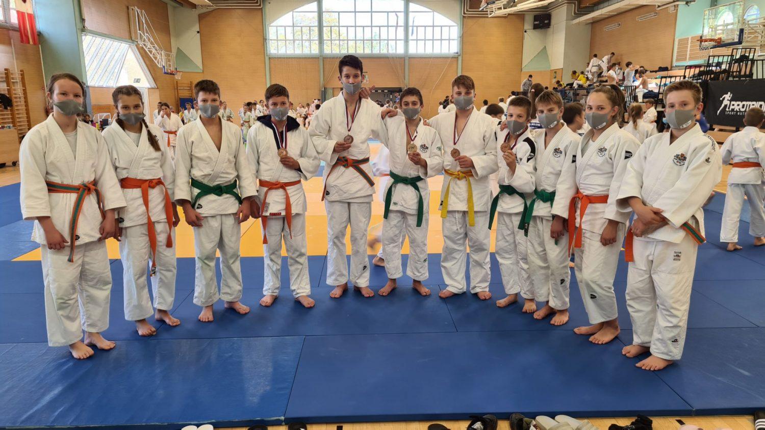 Koroški judoisti osvojili 12 odličij in pokal za 4. mesto