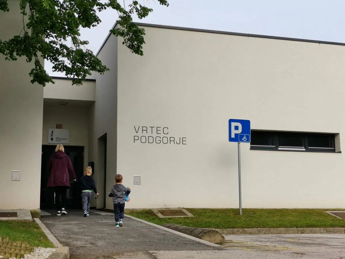 Skupnost vrtcev: Preverjanje pogoja PCT pri starših za vrtce nemogoče. "Verjetno bi moral kdo od teh, ki so to zapisali, priti malo na teren"