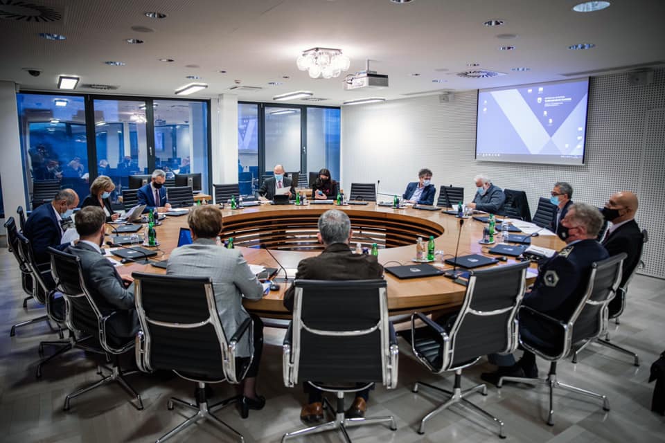 V sredo pričakovan nov rekord okužb v Sloveniji