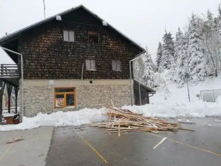 Na Kopah so pričeli z obnovo Partizanskega doma