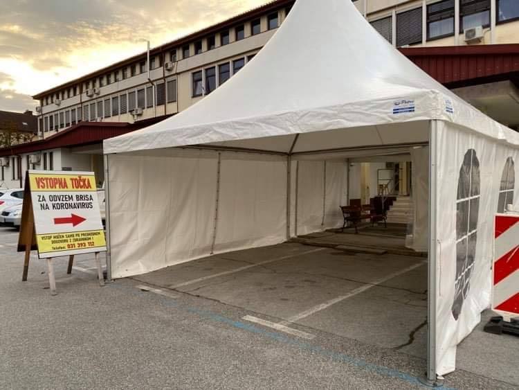 Na Koroškem v sredo potrjenih 66 novih okužb, okuženi tudi  učiteljici na OŠ Šmartno