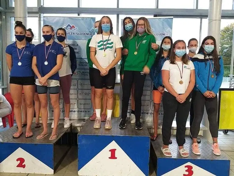 Lovro Knez do državnega rekorda na prvenstvu, z dobrimi rezultati tudi ostali plavalci