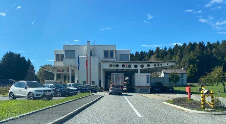 Na mejah spremenjeni postopki za karanteno, spet možnost preverjanja zdravstvenega stanja