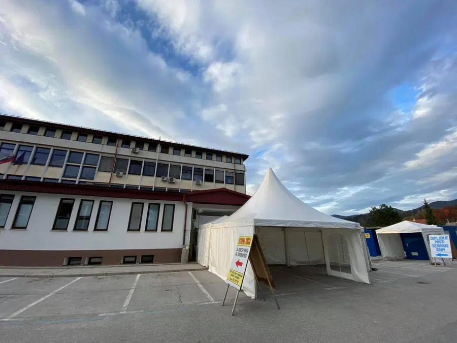 Na Koroškem v petek potrdili nove okužbe v devetih občinah