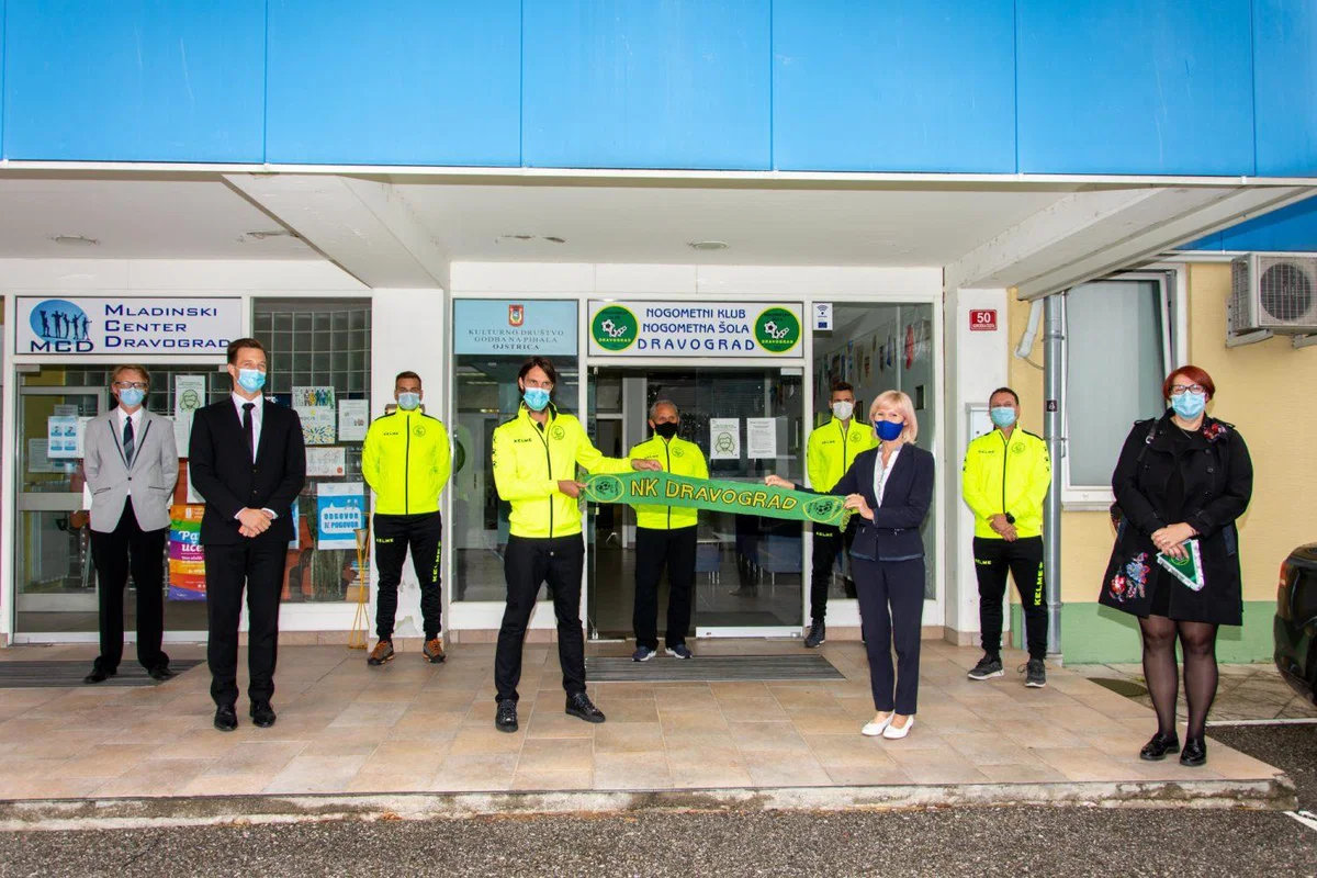 Ministrica Kozlovič danes obiskala dva izvajalca sankcij, kjer oseba opravlja delo v splošno korist