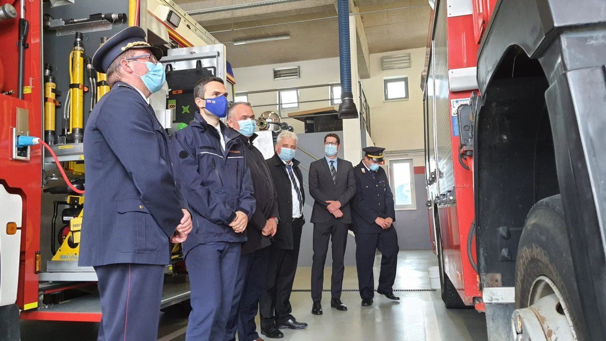 Minister Tonin poudaril, da vlada z obiskom Koroške sporoča, da Koroška ni tam daleč, ampak je blizu našega srca, je sestavni del Slovenije