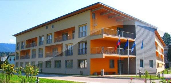 Okužene iz slovenjgraškega doma starostnikov bodo preselili v Terme Topolšica
