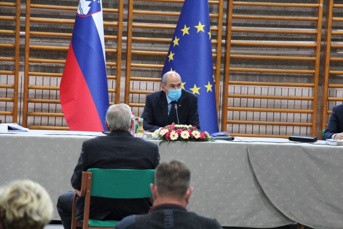 Janša za petek sklical sejo Sveta za nacionalno varnost o covidu-19 in nezakonitih migracijah