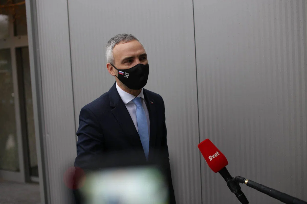 Minister Cigler Kralj predlaga zvišanje minimalne plače. Delodajalcem se zdi predlagani dvig previsok