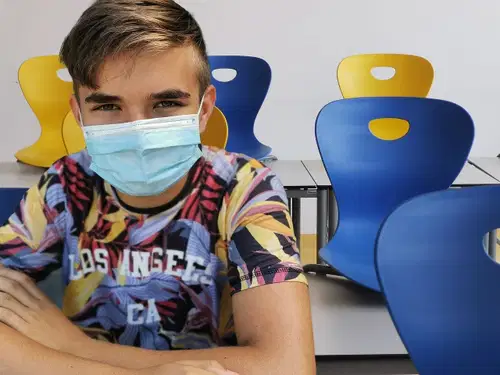 Maske za otroke v vrtcih in šolah niso več potrebne