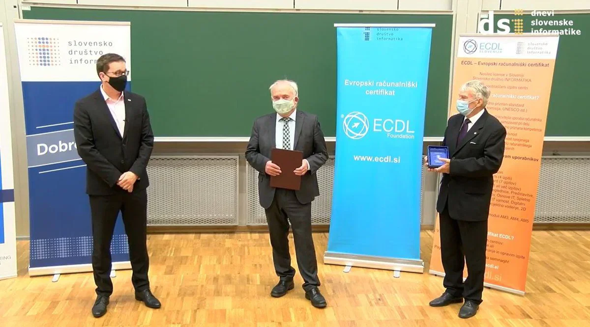 Elektronski bolniški list prejel nagrado in priznanje