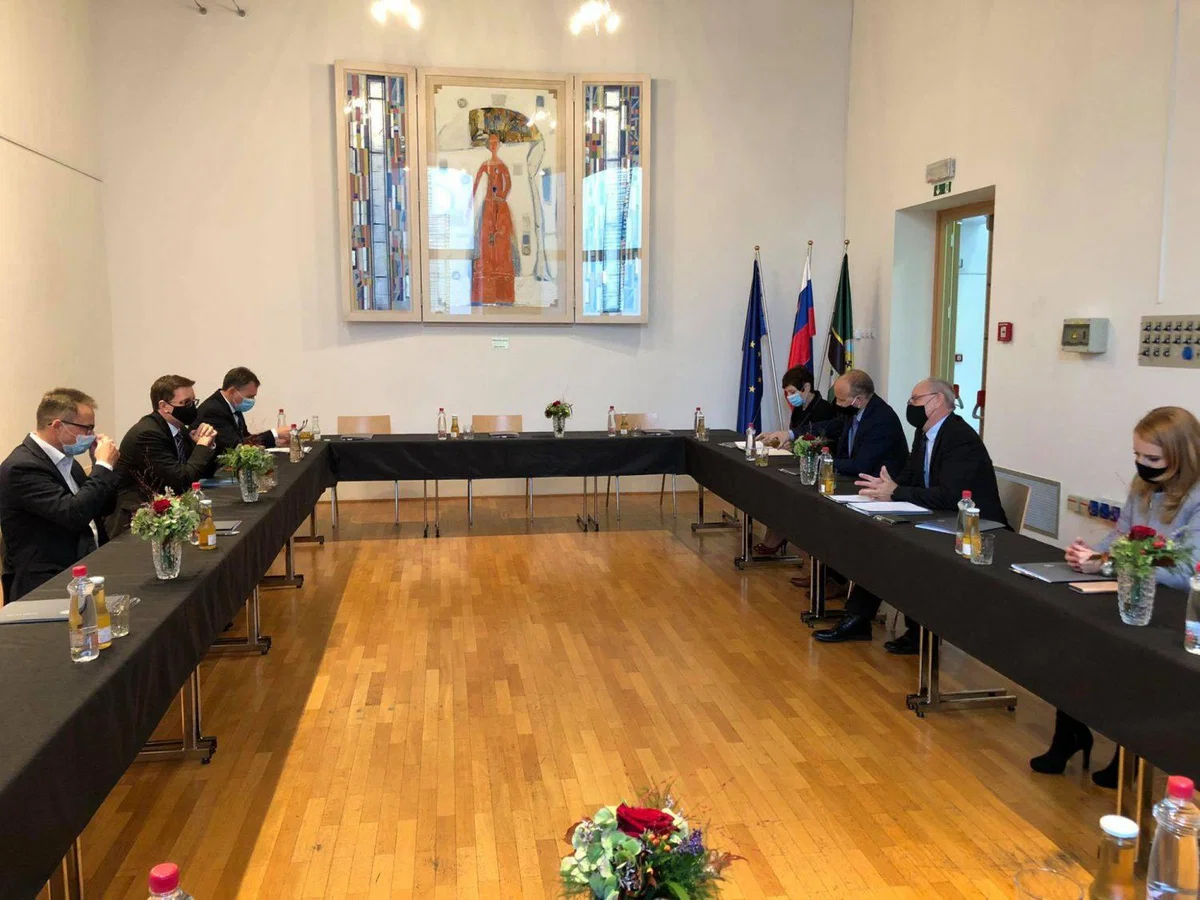 Minister Koritnik: »Delo na občinah in upravnih enotah je kljub razmeram dobro organizirano in poteka nemoteno«