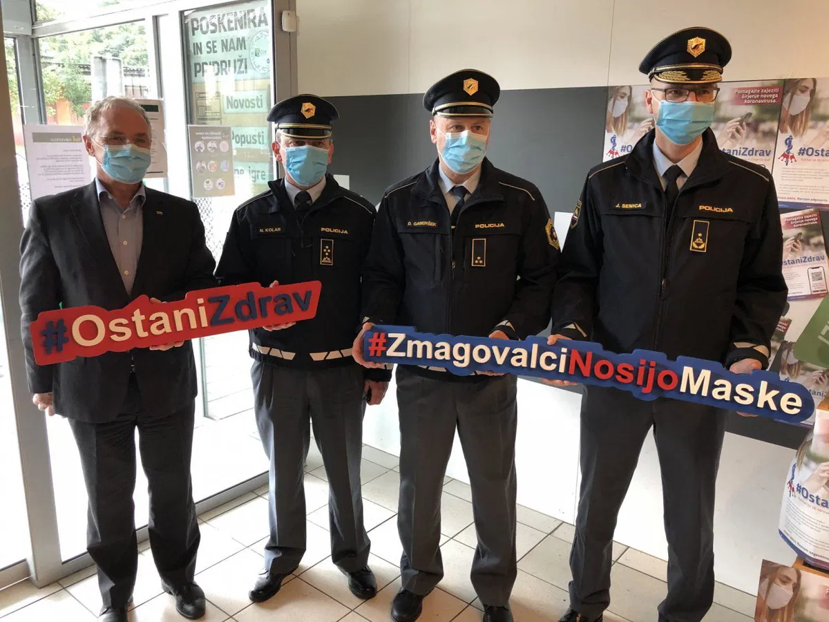 Minister Hojs ob vladnem obisku Koroške pozval k uporabi aplikacije #OstaniZdrav