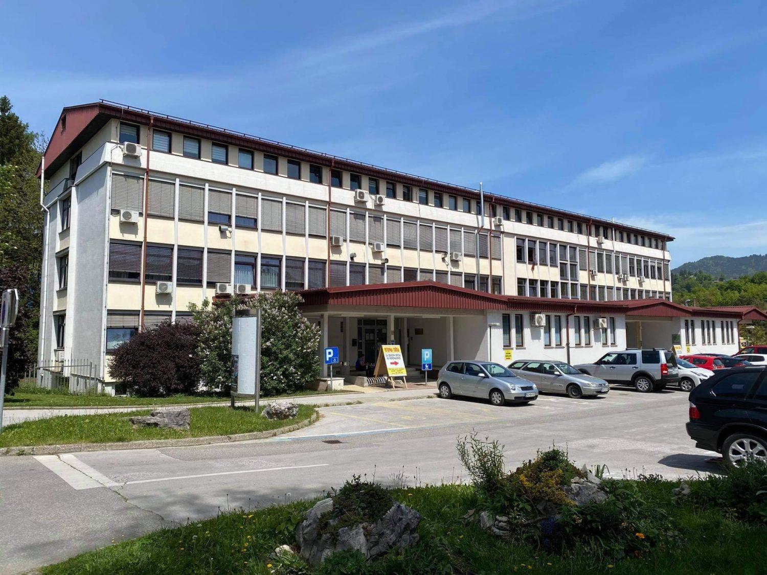 Zaradi izvedbe priključkov bo parking pred glavnim vhodom v ZD Slovenj Gradec zaprt