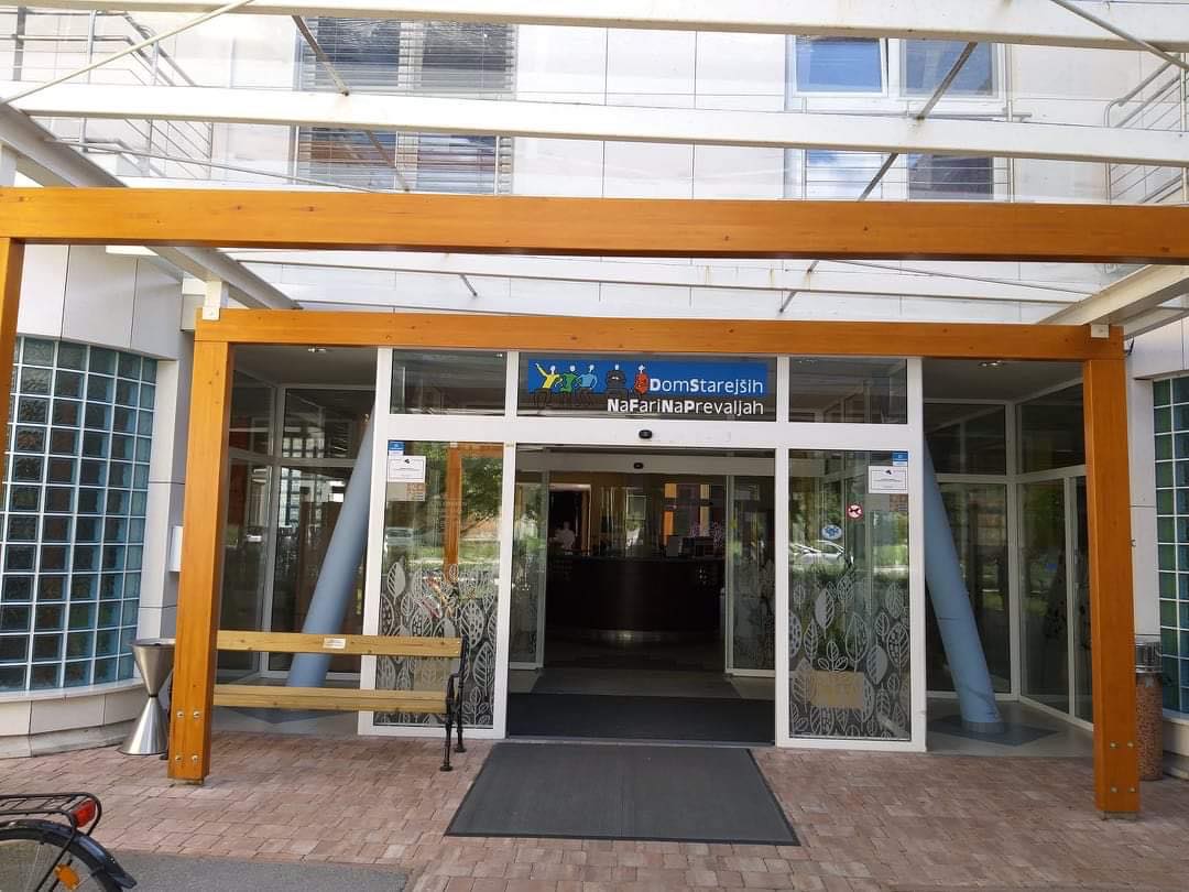 Slovenjgraški dom starostnikov brez okužb, v prevaljskem ena nova