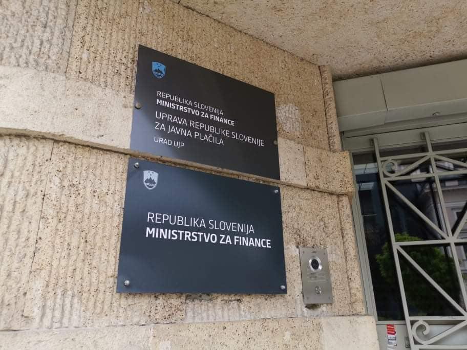 Nakazanih novih 27 milijonov evrov mesečnega temeljnega dohodka