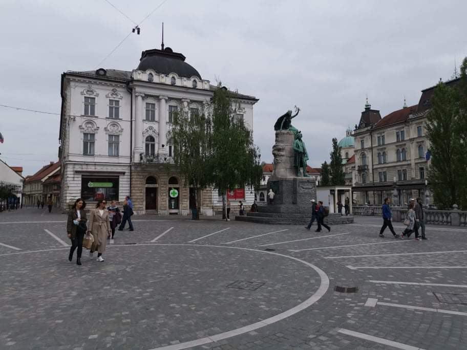 V ponedeljek v Ljubljani začetek poskusnega množičnega testiranja na koronovirus
