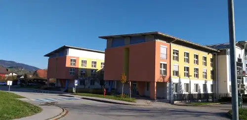 Epidemiologinja Čakš Jager: Delež obolelih v domovih za starejše ostaja nizek