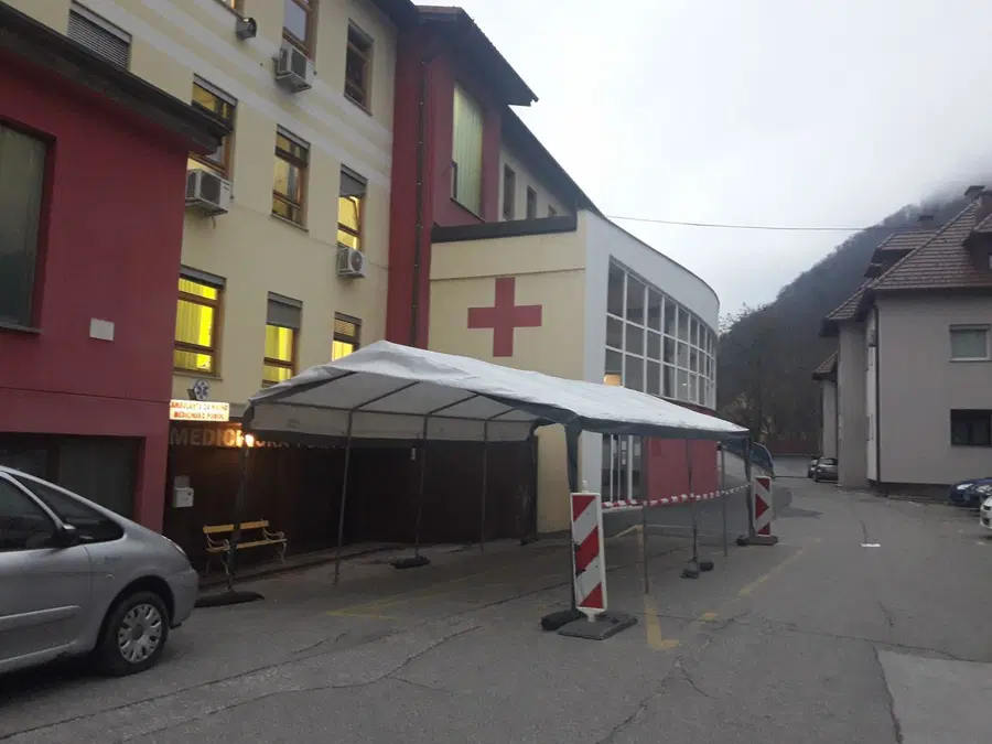 Na Koroškem v petek potrdili 54 novih okužb, Covid-19 je do zdaj prebolel že vsak osmi občan Dravograda