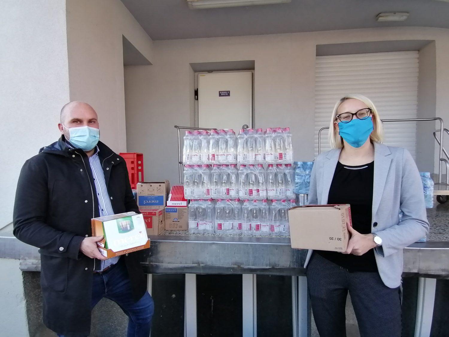 V SB Slovenj Gradec potrdili 14 novih okužb, razveselili so se še ene donacije