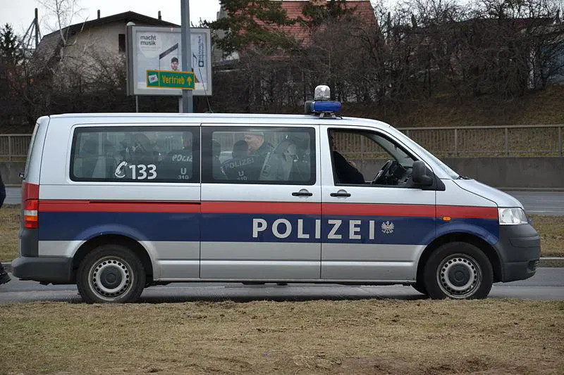 V Hamburgu po 18 urah končana kriza z zajetjem 4-letne talke