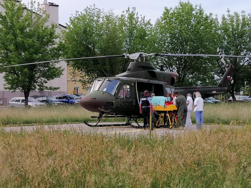 Helikopterji Slovenske vojske letos prepeljali inkubator že 45-krat