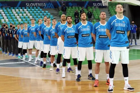 Slovenski košarkarji po zmagi proti Avstriji z nogo in pol na EP 2022