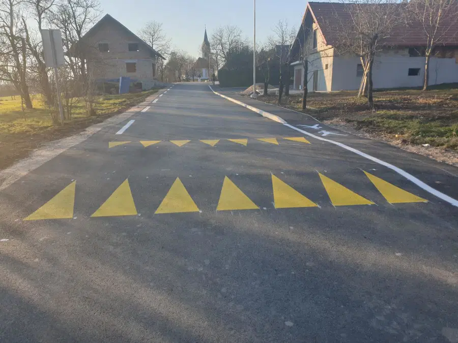 V novembru zaključili rekonstrukcijo odseka v Zgornjih Dovžah