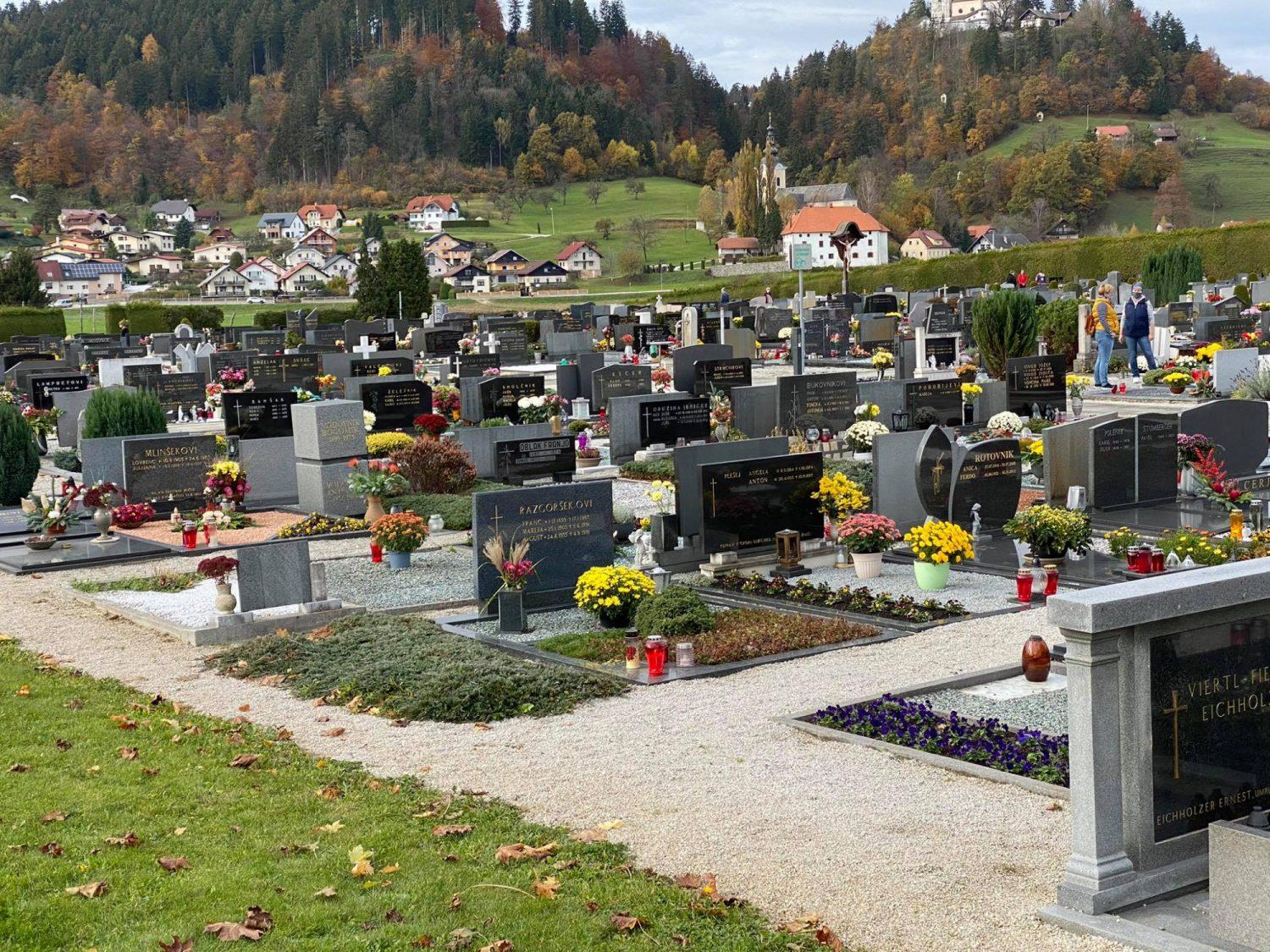 Na Koroškem pripravljeni na morebitno povečano število umrlih