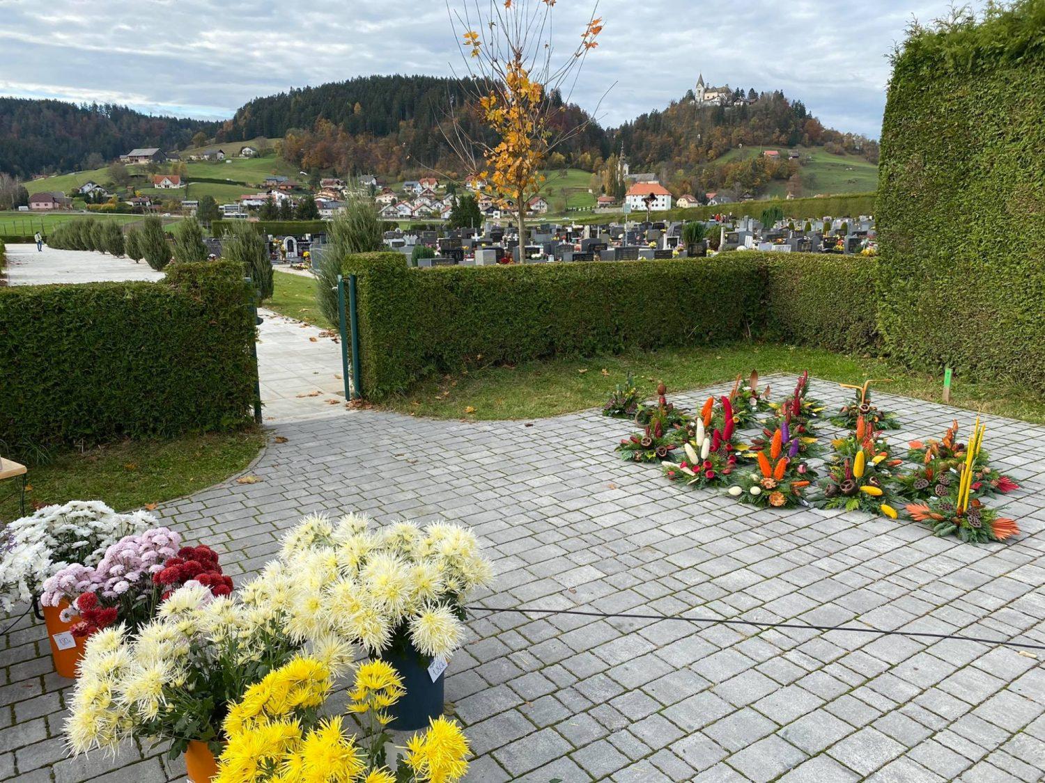 V prvih desetih mesecih umrlo 2,7 odstotka več ljudi kot v enakem obdobju lani, samo oktobra pa 26,8 odstotka več